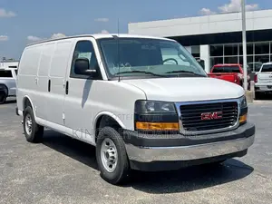 GMC Savana 2011 White