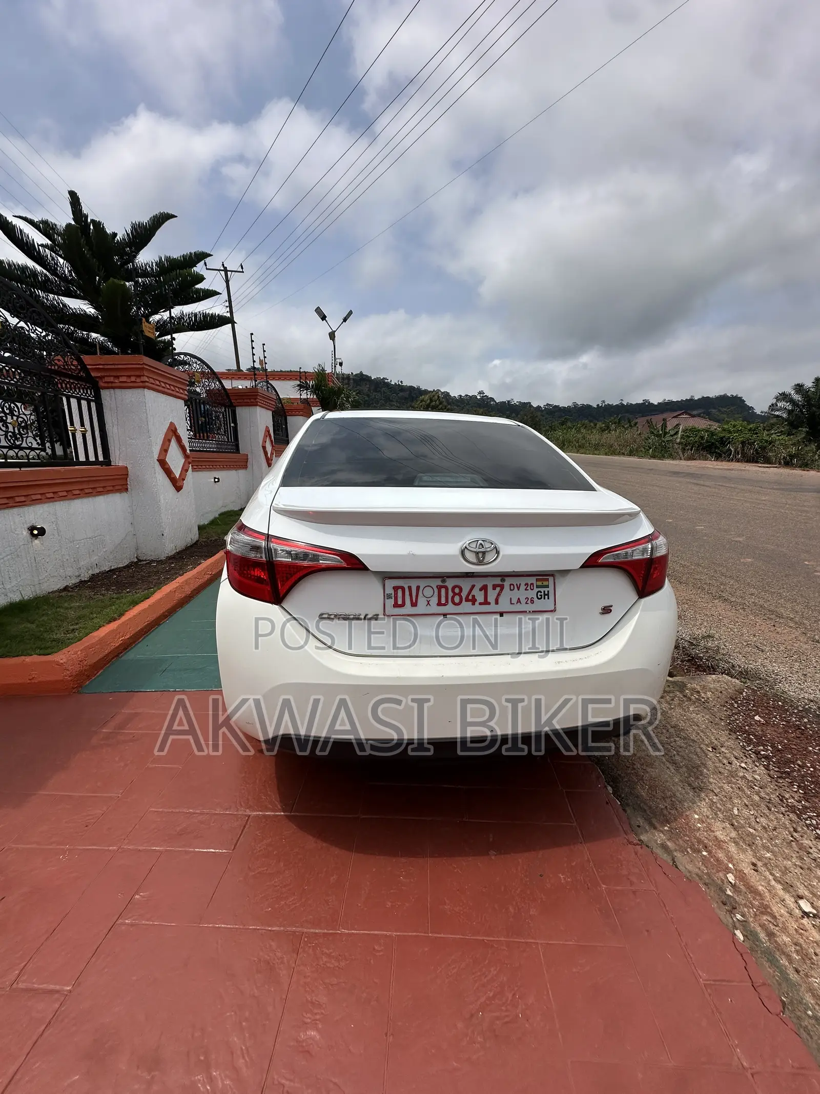 Toyota Corolla S 4dr Sedan (1.8L 4cyl CVT) 2015 White