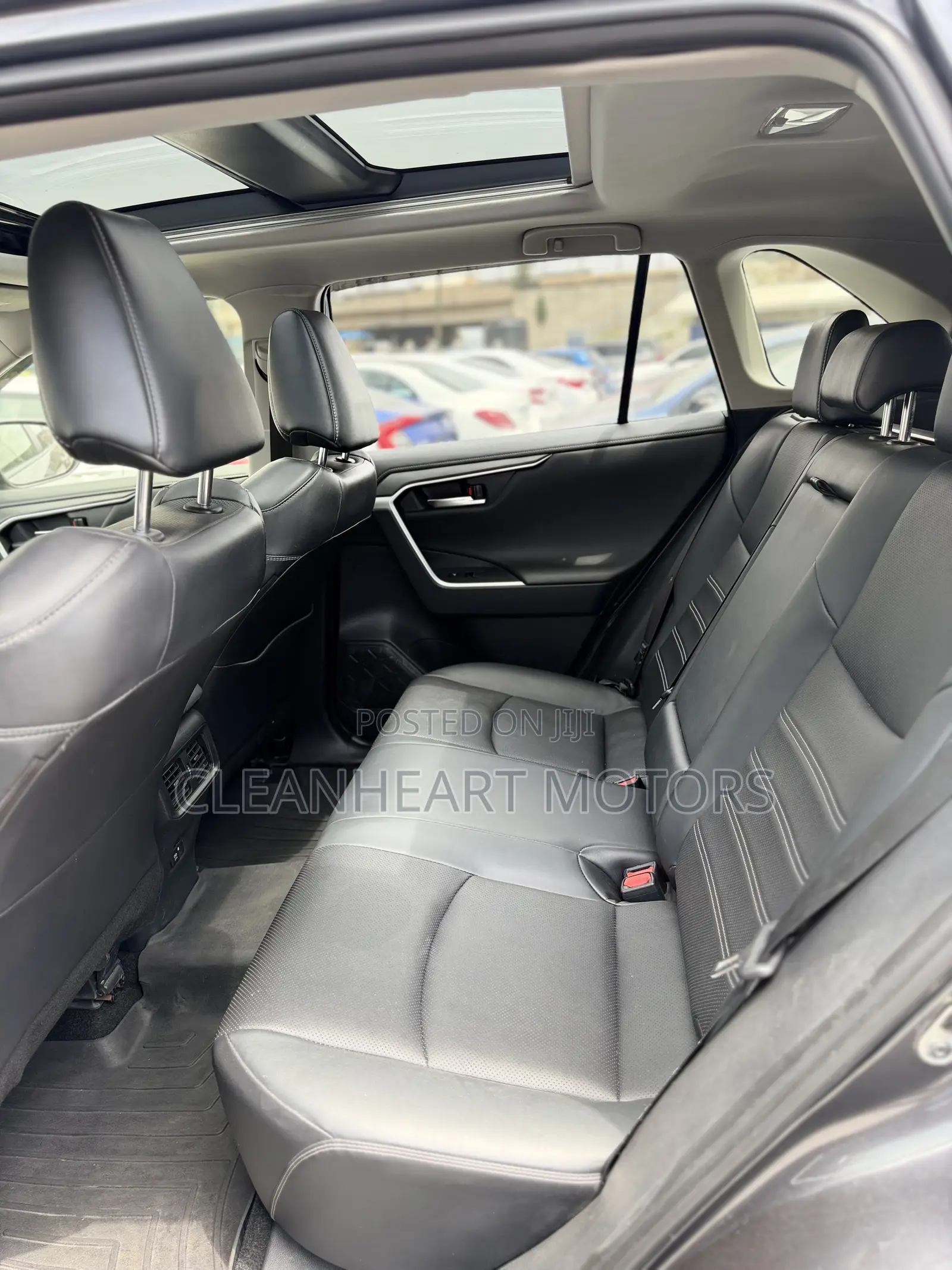 Toyota RAV4 Limited AWD 2019 Gray