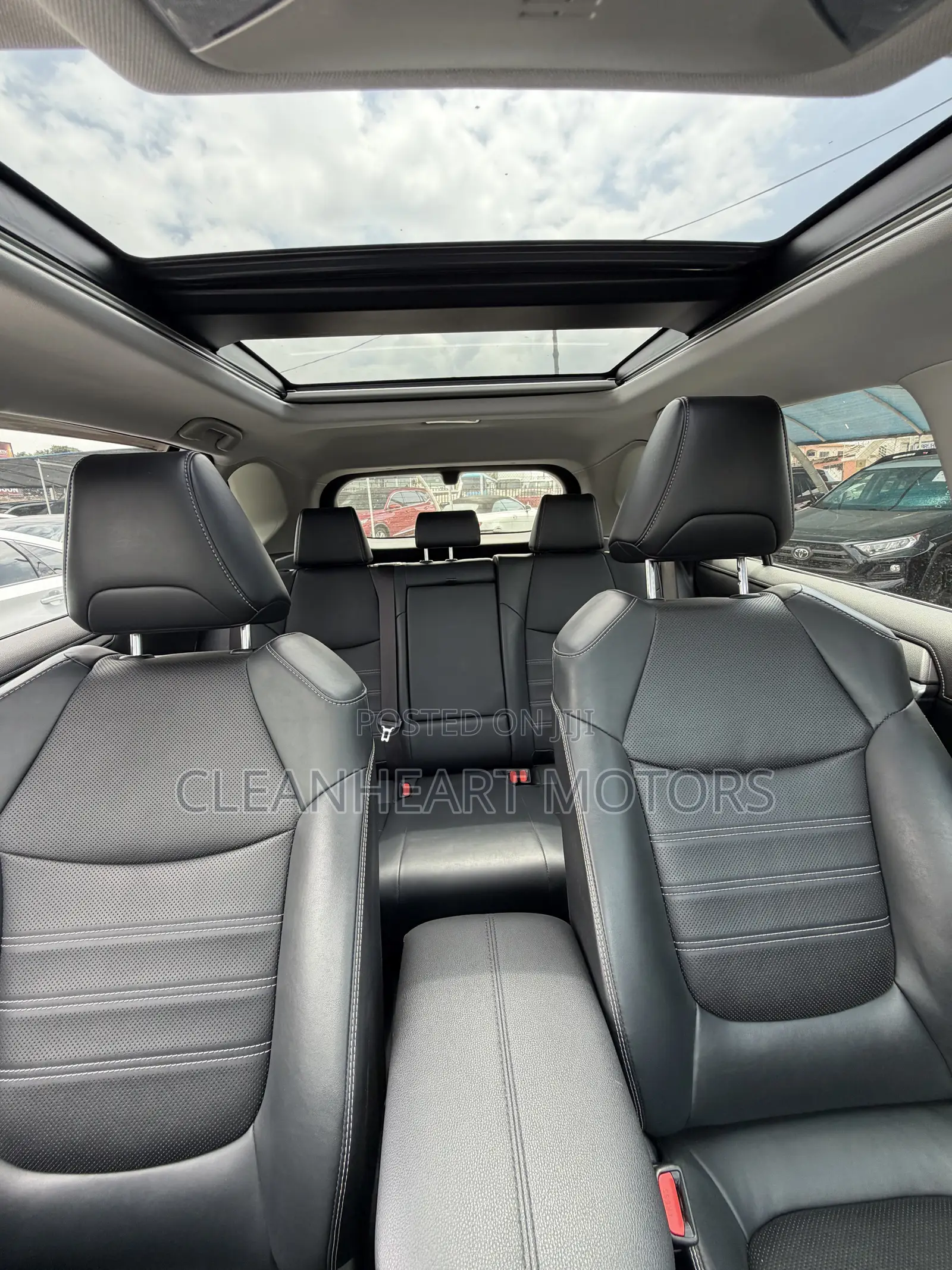 Toyota RAV4 Limited AWD 2019 Gray