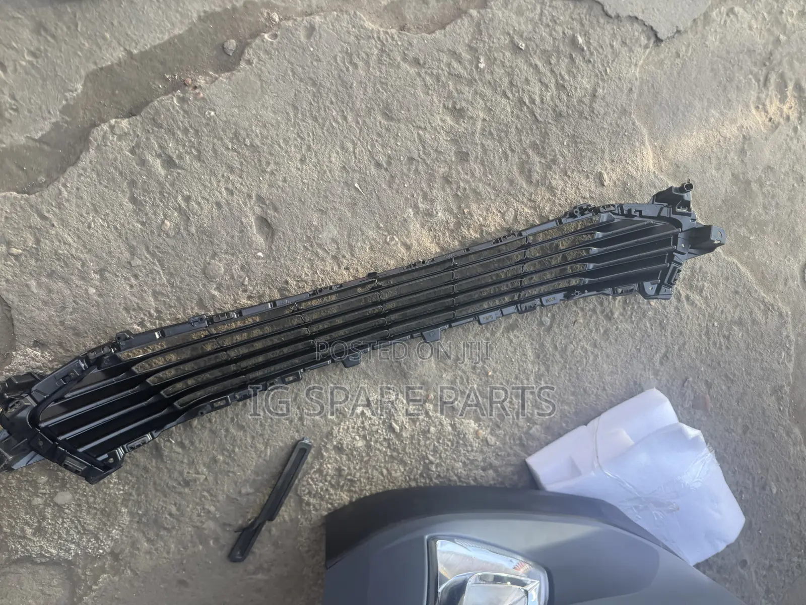 Toyota Yaris IA 2016-2018 Bumper Grille