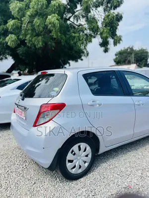 Toyota Vitz 1.3 AWD 3dr 2013 Gray