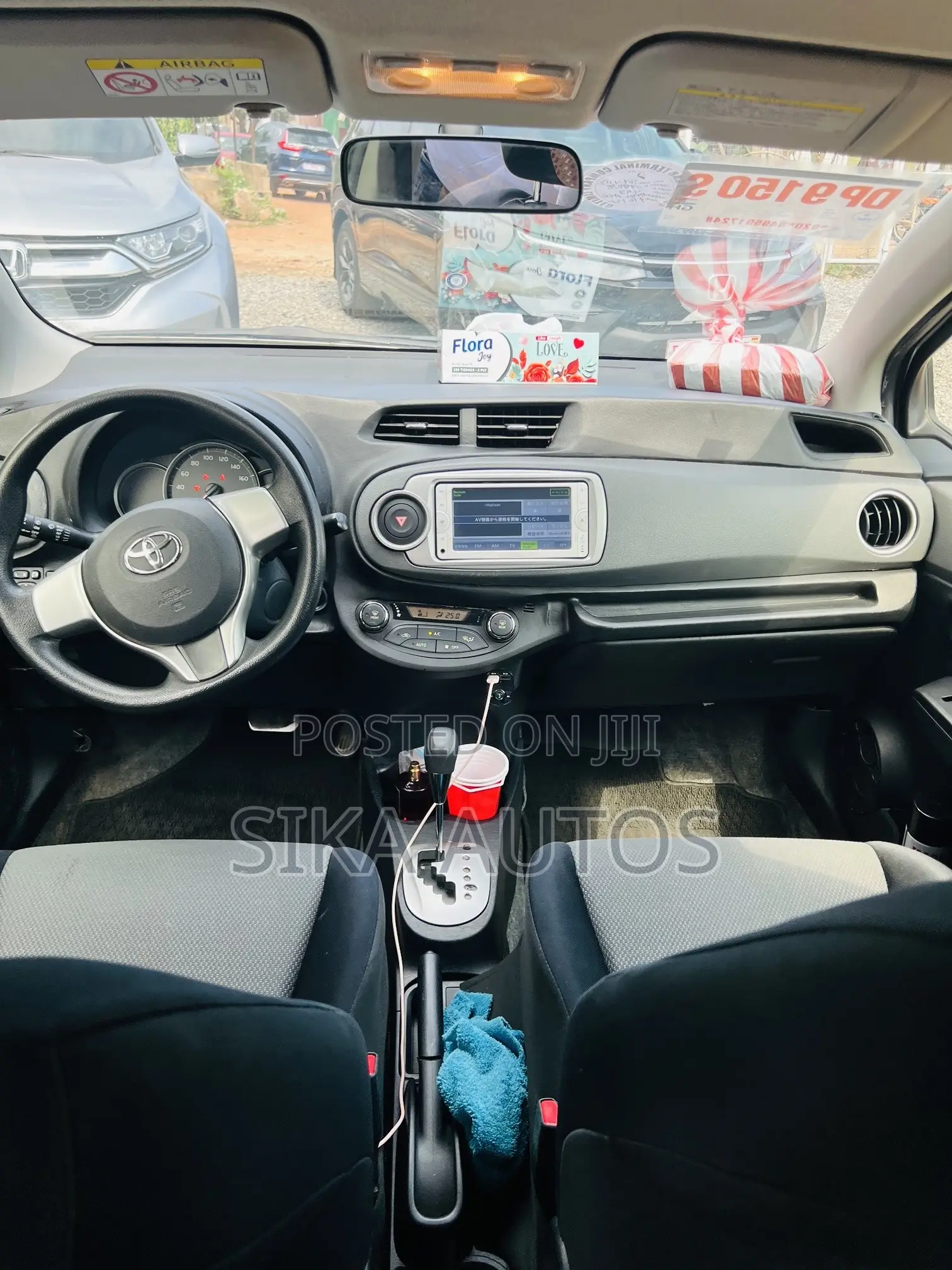 Toyota Vitz 1.3 AWD 3dr 2013 Gray