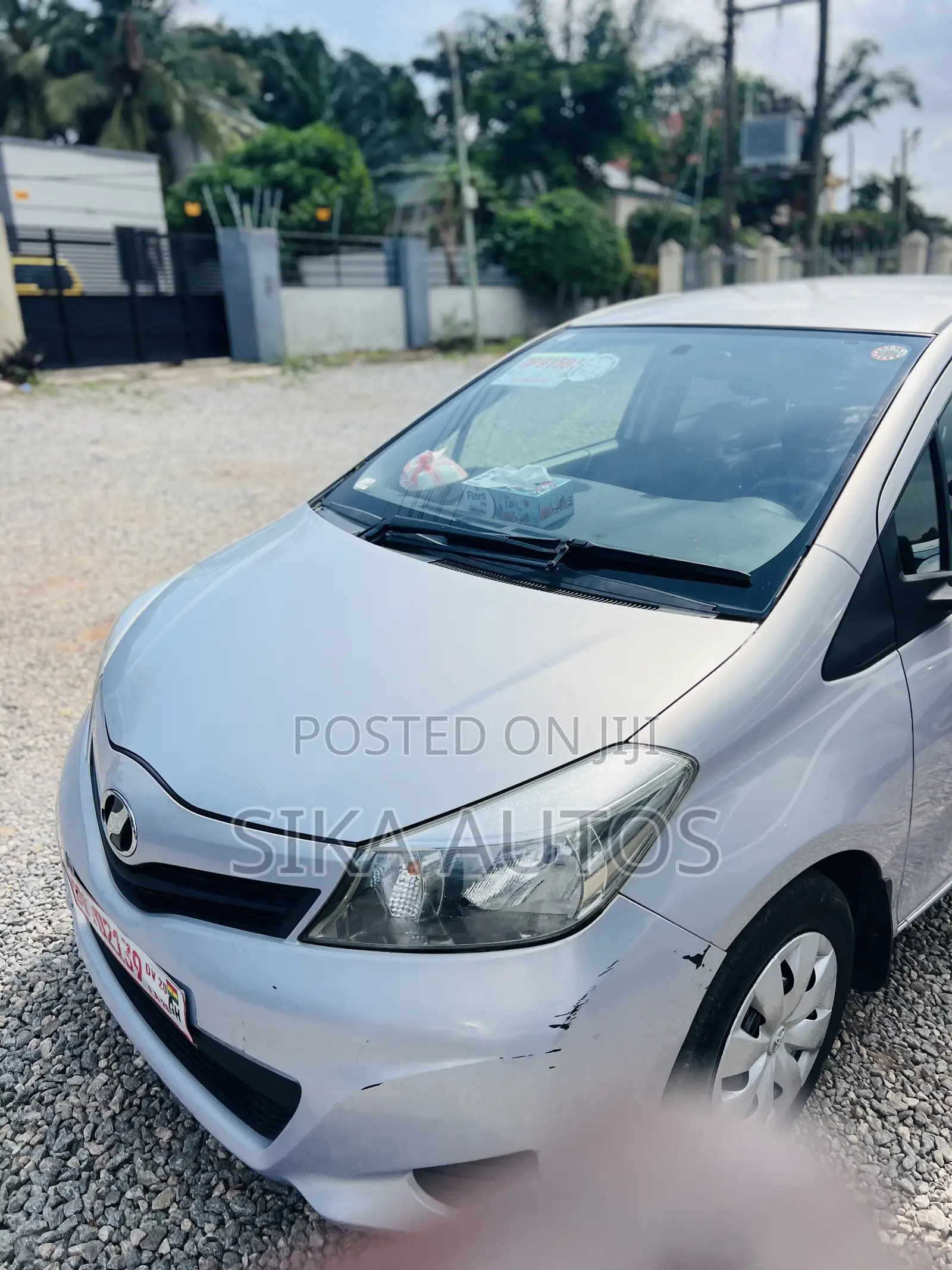 Toyota Vitz 1.3 AWD 3dr 2013 Gray