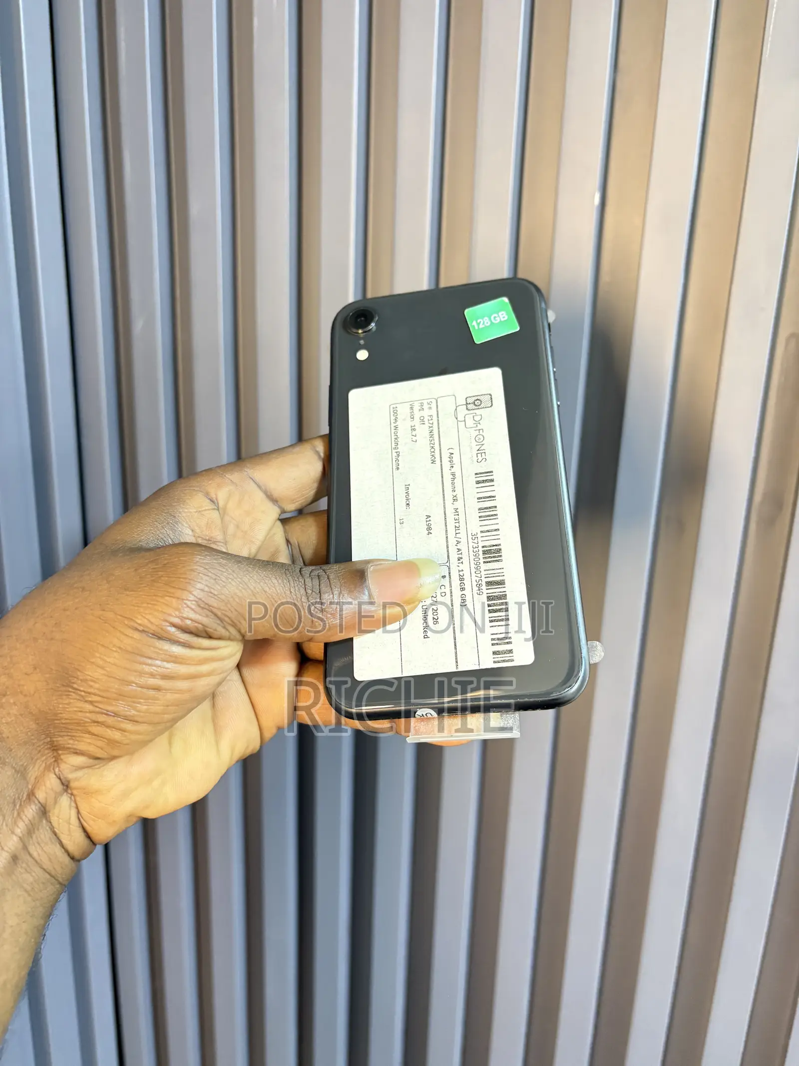 New Apple iPhone XR 128 GB Black