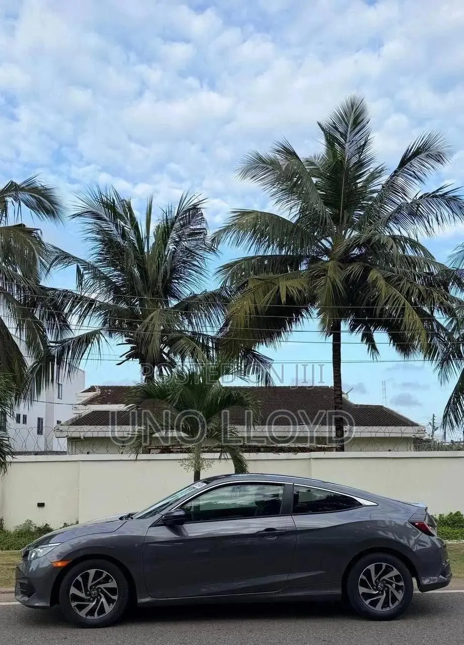 Honda Civic LX 2dr Coupe (2.0L 4cyl) 2017 Gray