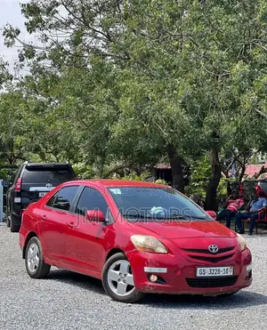 Toyota Yaris SE Hatchback 5dr 2012 Red