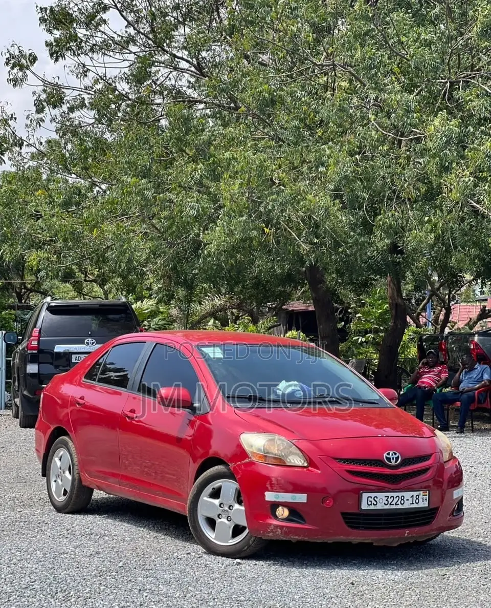 Toyota Yaris SE Hatchback 5dr 2012 Red