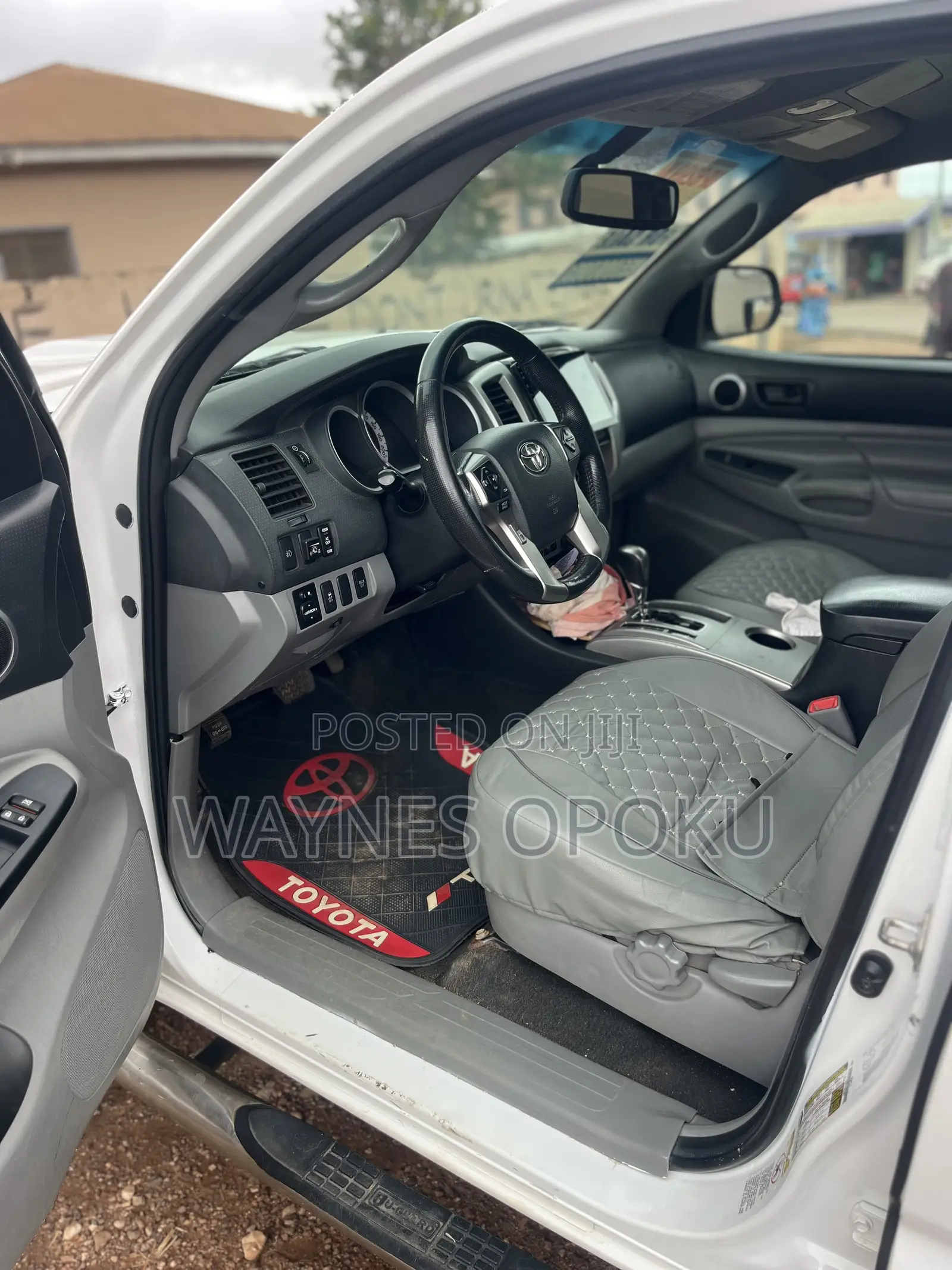 Toyota Tacoma V6 4dr Access Cab 4WD 6.1 ft. SB (4.0L 6cyl 5A) 2014