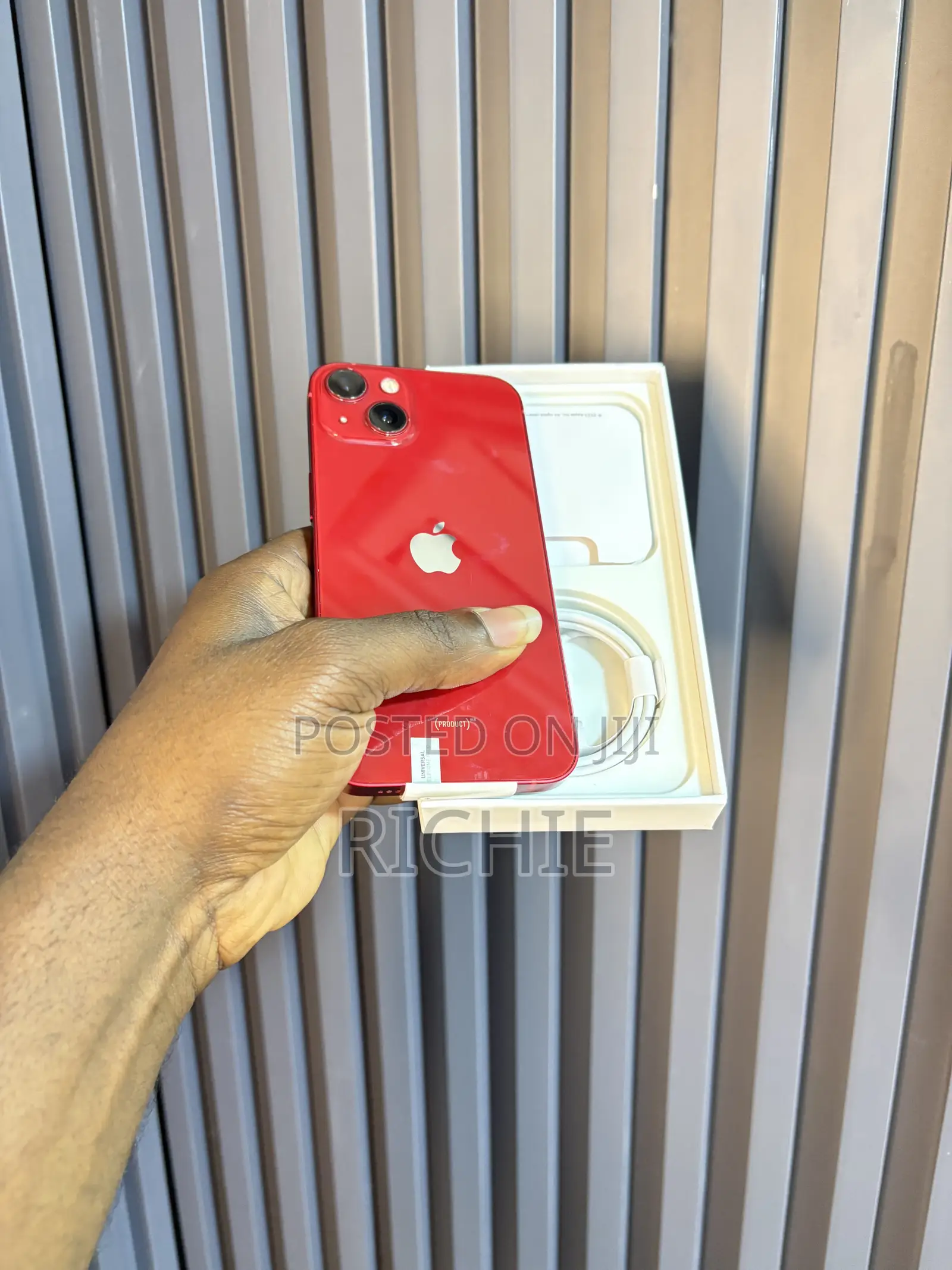 New Apple iPhone 13 128 GB Red