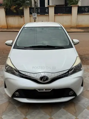 Toyota Vitz 1.3 FWD 5dr 2015 White