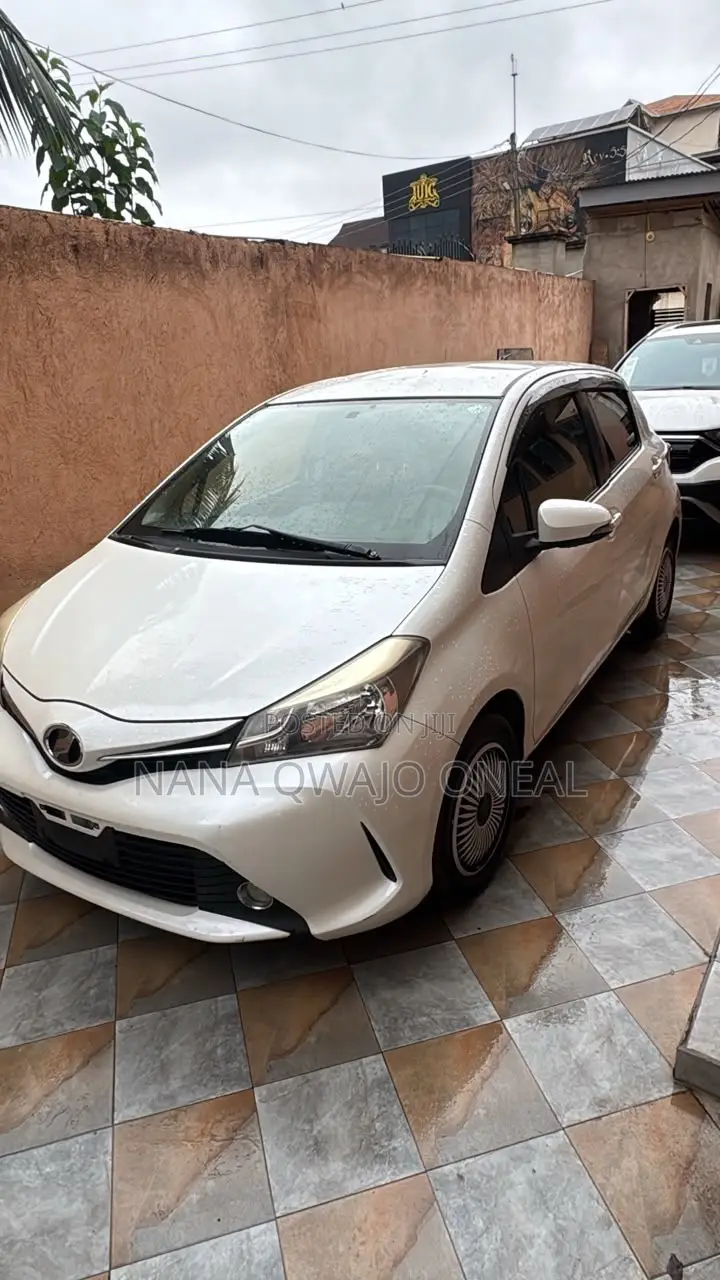 Toyota Vitz 1.3 FWD 5dr 2015 White