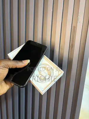 New Apple iPhone XR 64 GB Black