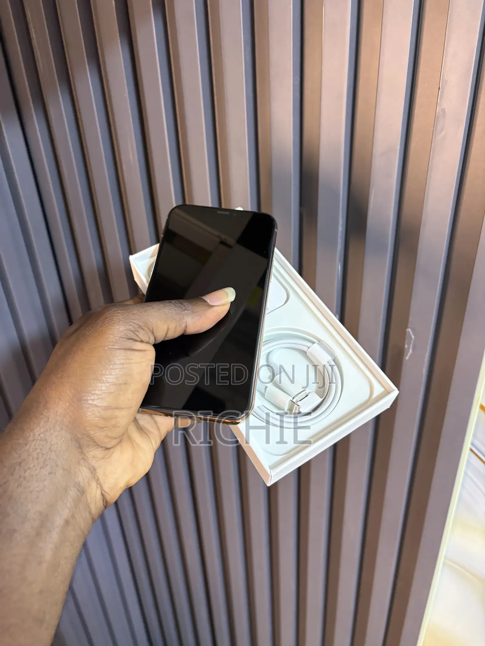 New Apple iPhone 11 Pro 256 GB Gold