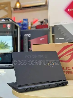 New Laptop Asus ROG Strix G17 16GB AMD Ryzen 9 SSD 512GB