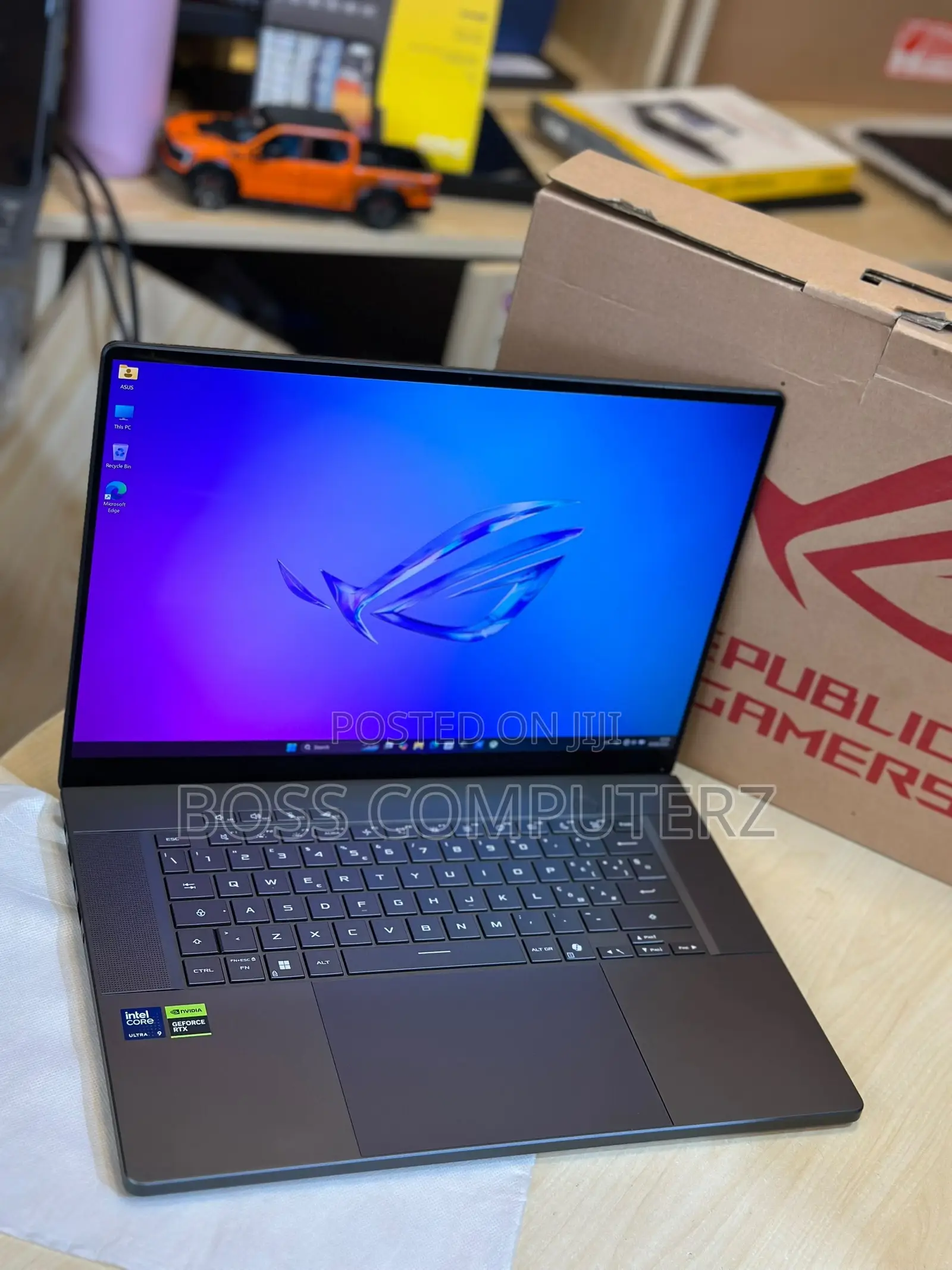 New Laptop Asus ROG Zephyrus G16 32GB Intel Core Ultra 9 SSD 1T