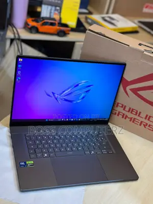 New Laptop Asus ROG Zephyrus G16 32GB Intel Core Ultra 9 SSD 1T