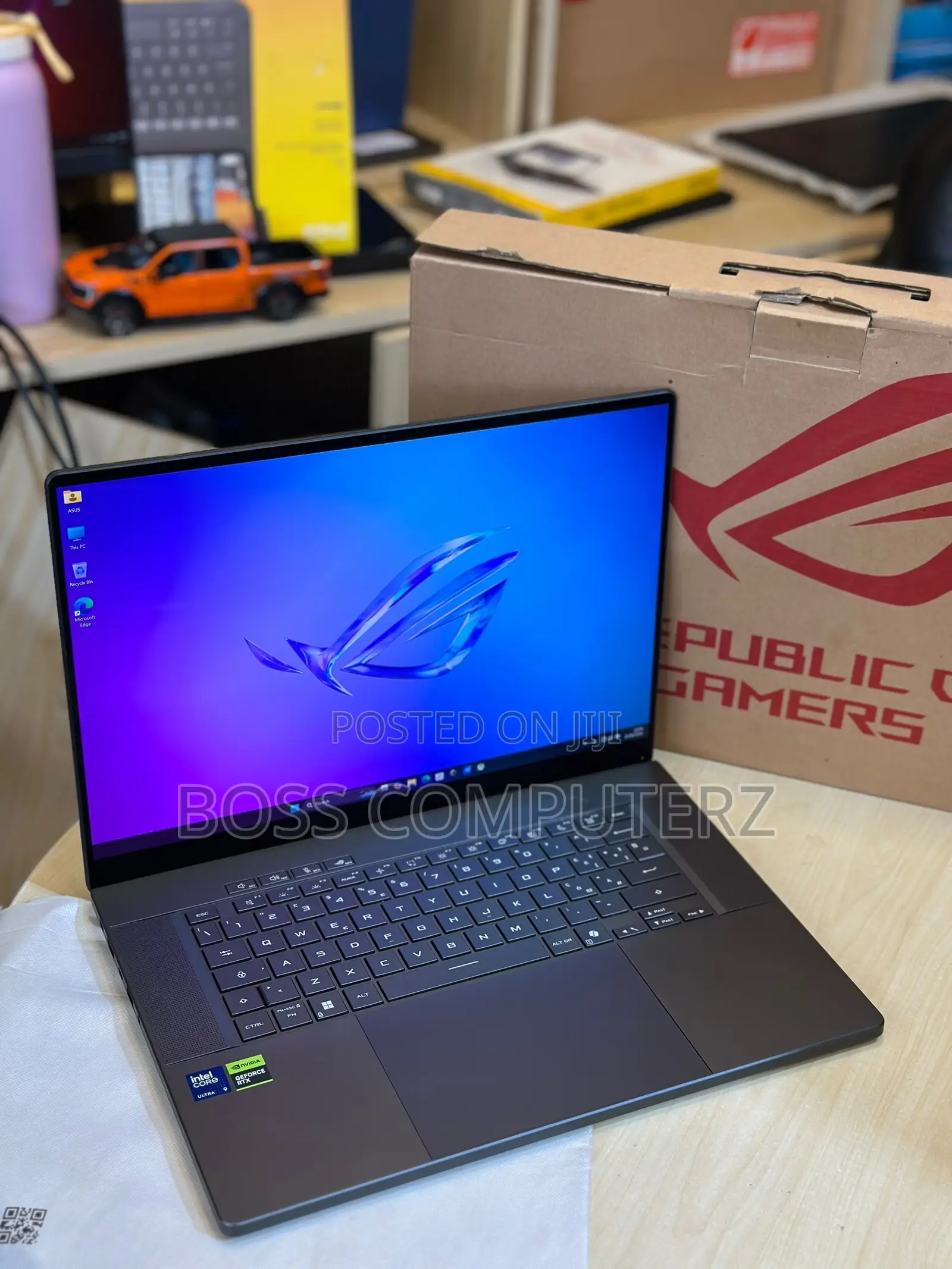 New Laptop Asus ROG Zephyrus G16 32GB Intel Core Ultra 9 SSD 1T