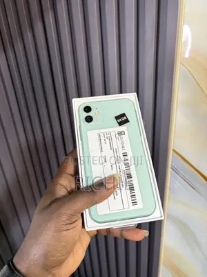 New Apple iPhone 11 64 GB Green