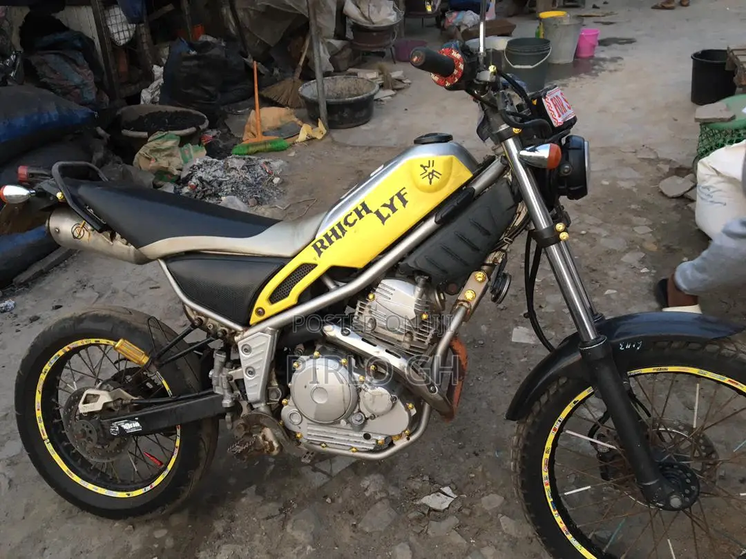 Yamaha 2017 Yellow