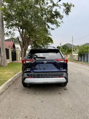 Toyota RAV4 XLE Premium AWD 2023 Blue