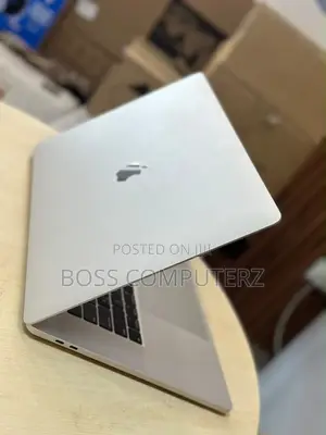 Laptop Apple MacBook Pro 2019 32GB Intel Core i9 SSD 1T