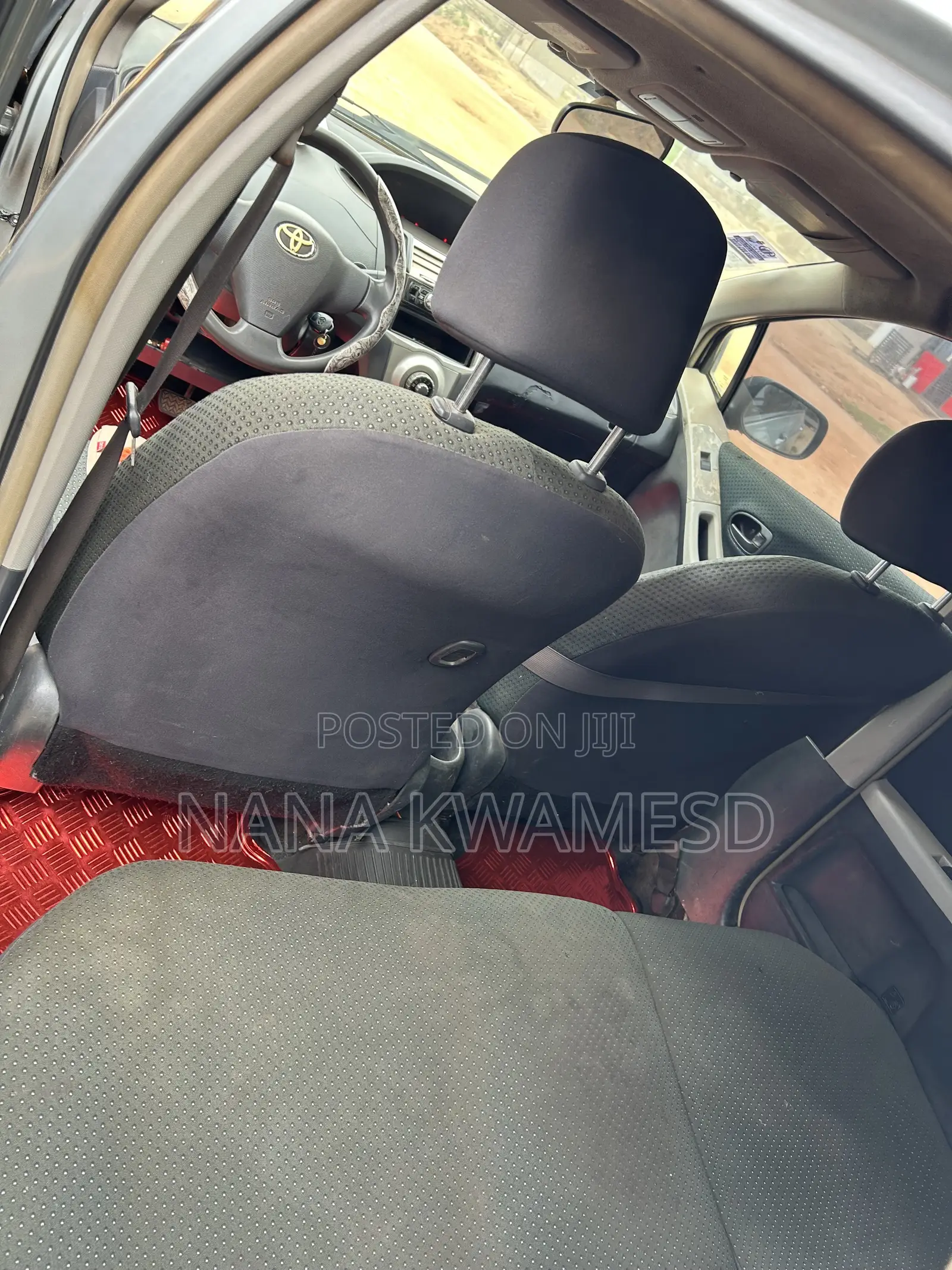 Toyota Vitz 1.3 FWD 5dr 2011 Gray