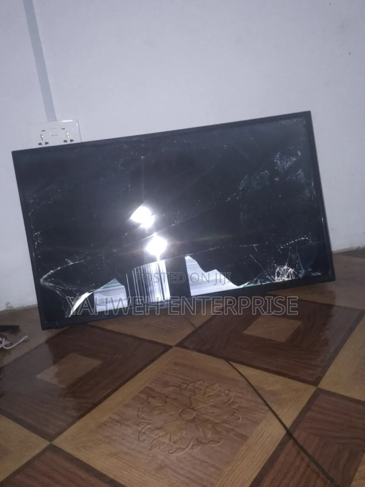 JVC 43 Smart TV Needs Screen Replacement