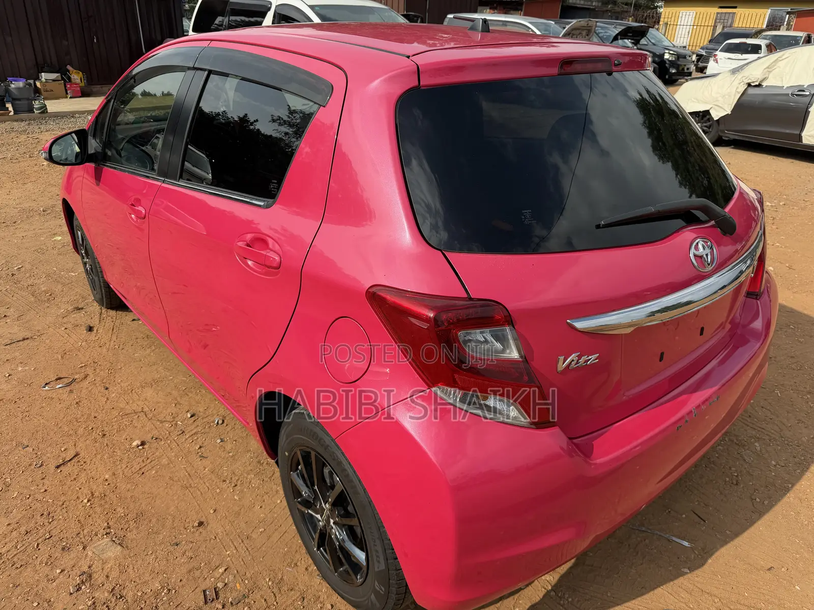Toyota Vitz 1.3 FWD 5dr 2015 Pink