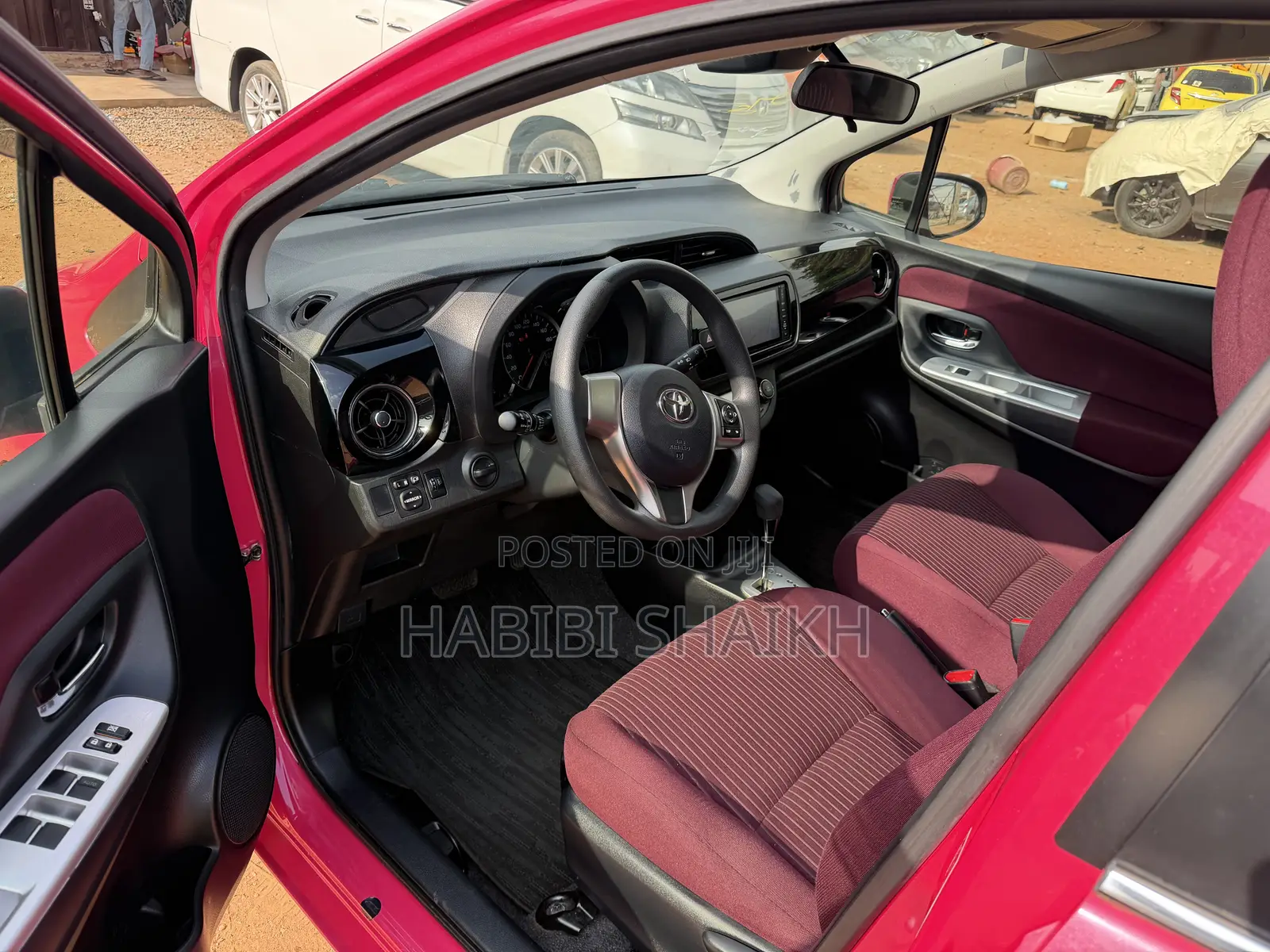 Toyota Vitz 1.3 FWD 5dr 2015 Pink