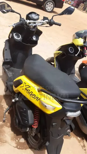 Piaggio Scooter 2018 Yellow
