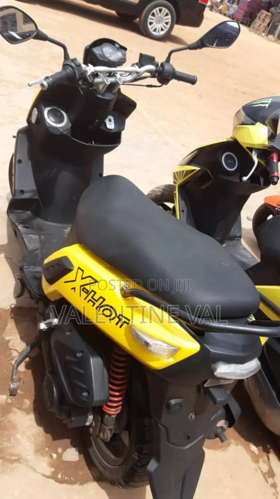 Piaggio Scooter 2018 Yellow
