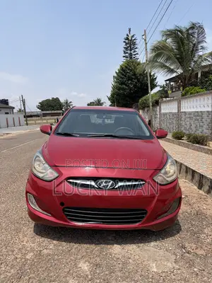 Hyundai Accent SE 2013 Red