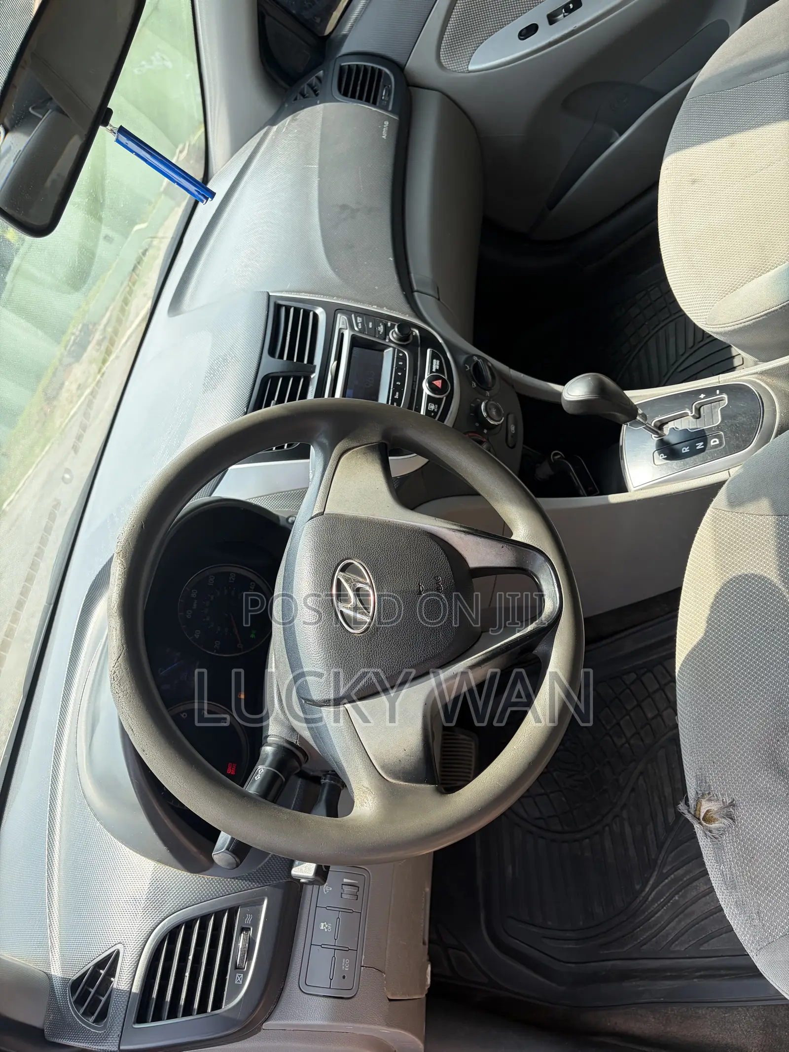 Hyundai Accent SE 2013 Red