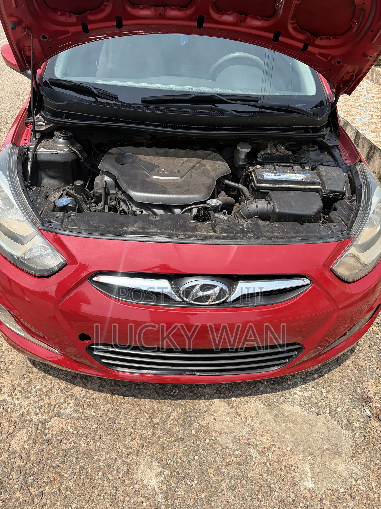 Hyundai Accent SE 2013 Red