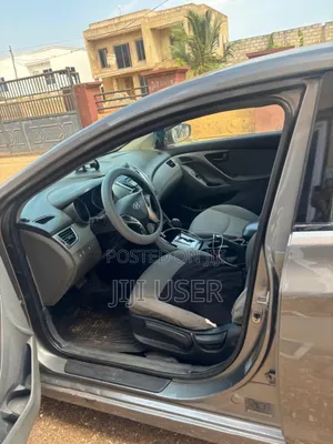 Hyundai Elantra GLS Sedan FWD (1.8L 4cyl 6A) 2013 Silver