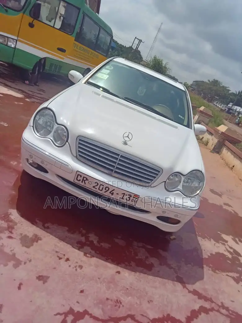 Mercedes-Benz 230E 2011 White