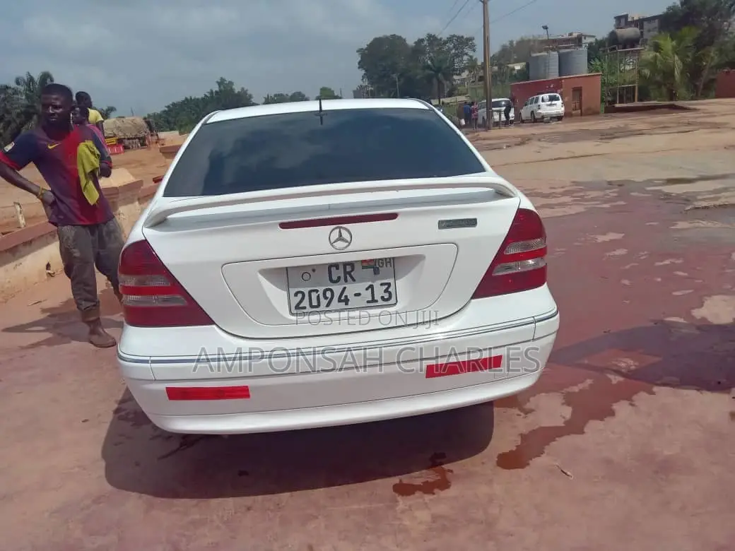 Mercedes-Benz 230E 2011 White