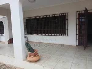 5bdrm House in Kumasi Metropolitan for sale