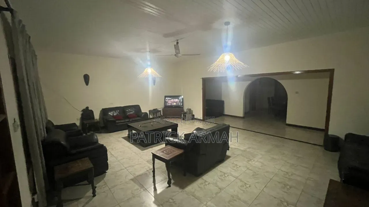 5bdrm House in Kumasi Metropolitan for sale