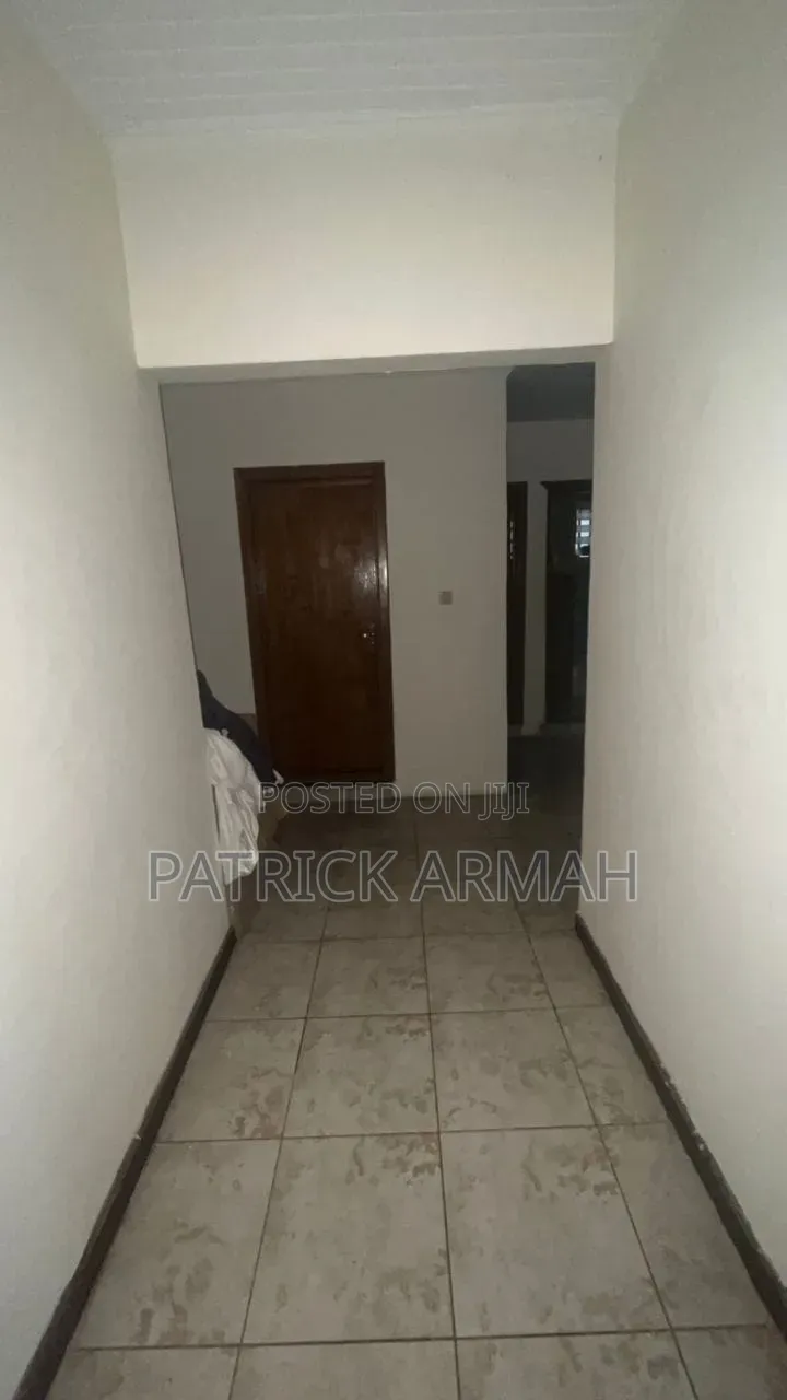 5bdrm House in Kumasi Metropolitan for sale