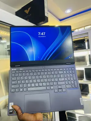 Laptop Lenovo Legion Pro 7 16GB AMD Ryzen 7 SSD 512GB