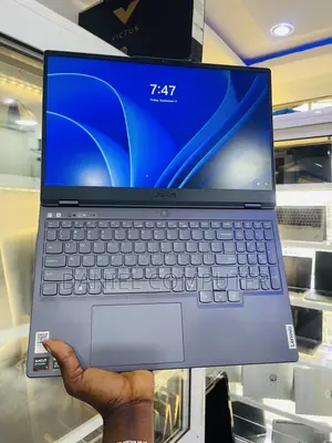 Laptop Lenovo Legion Pro 7 16GB AMD Ryzen 7 SSD 512GB