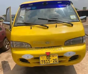 Hyundai H-100 1999 Yellow
