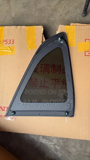 2017,2018,2019,2020,2021,2022 Honda CR-V Body Vent Quarter Glass