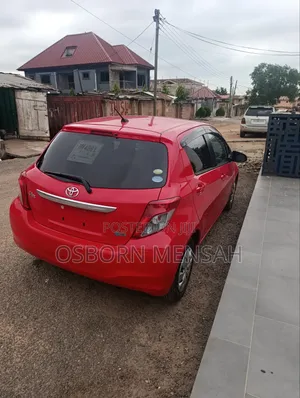 Toyota Vitz 2011 Red