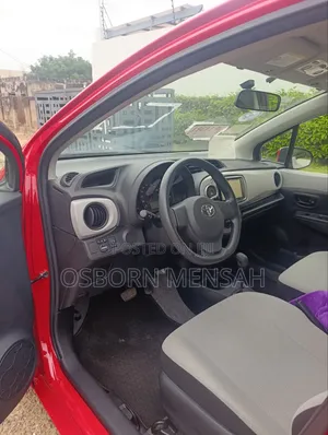 Toyota Vitz 2011 Red