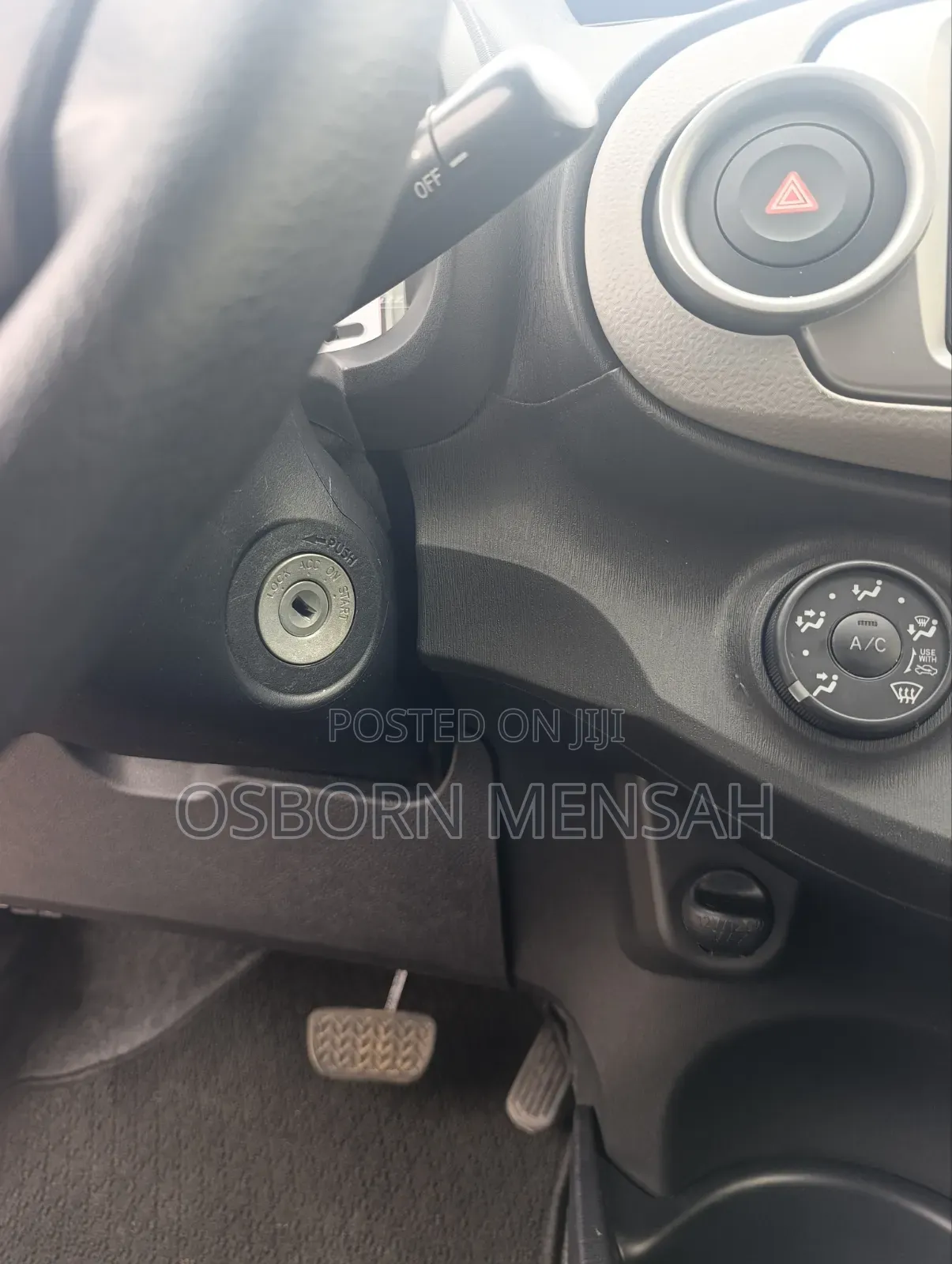 Toyota Vitz 2011 Red