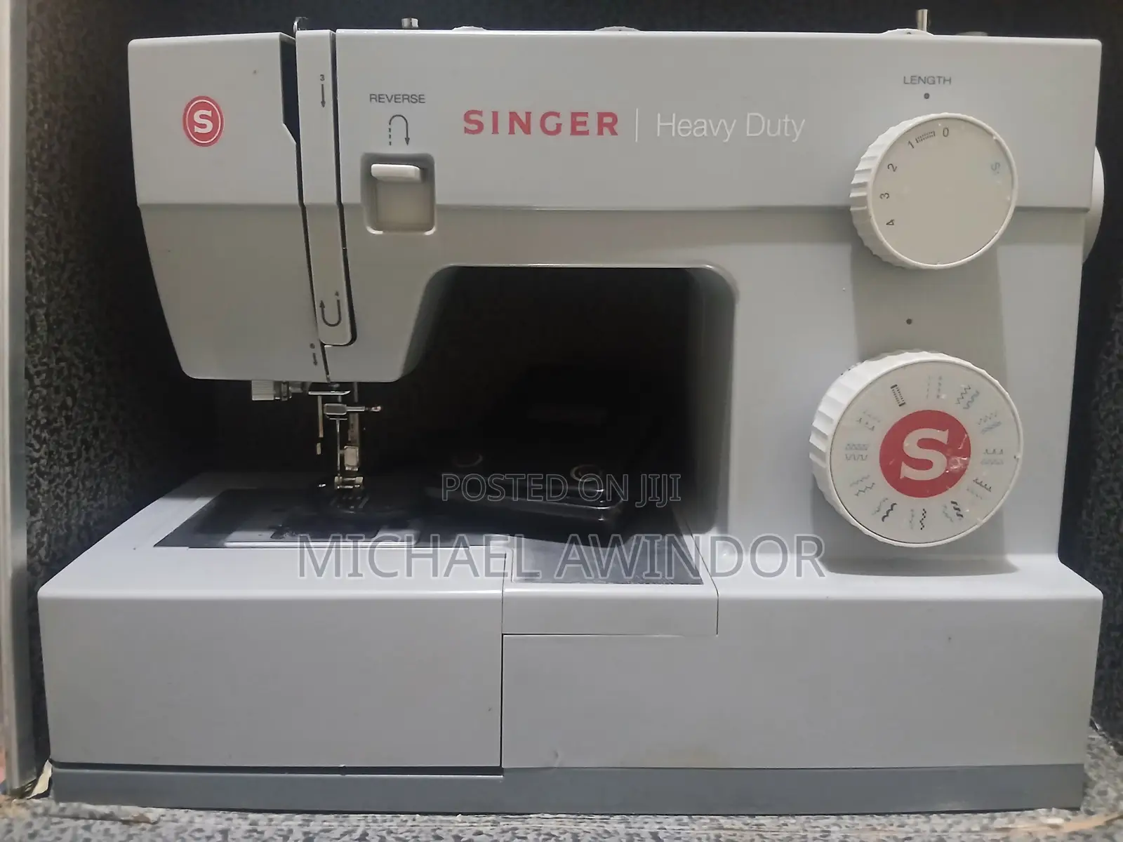 Singer Heavy Duty Sewing Machine