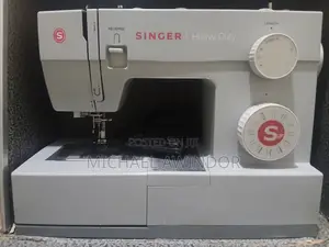 Singer Heavy Duty Sewing Machine